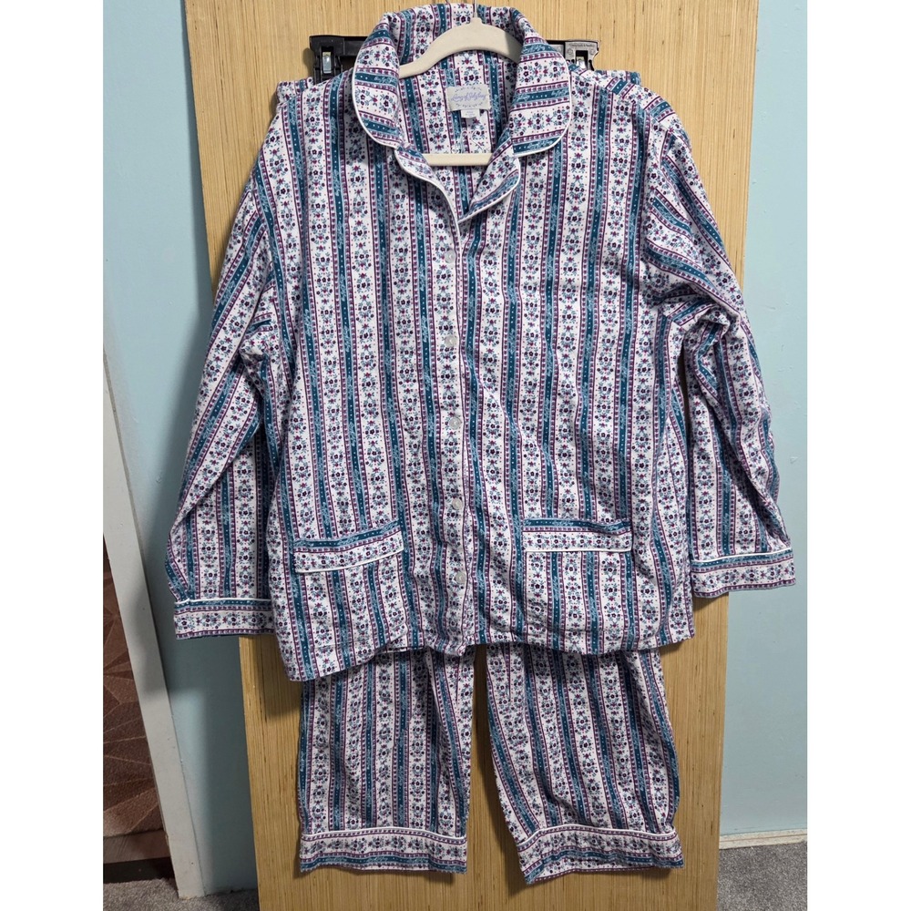 Lanz of Salzburg 2-piece Flannel Pajama Set Medium Floral Stripe‎ Blue Purple
